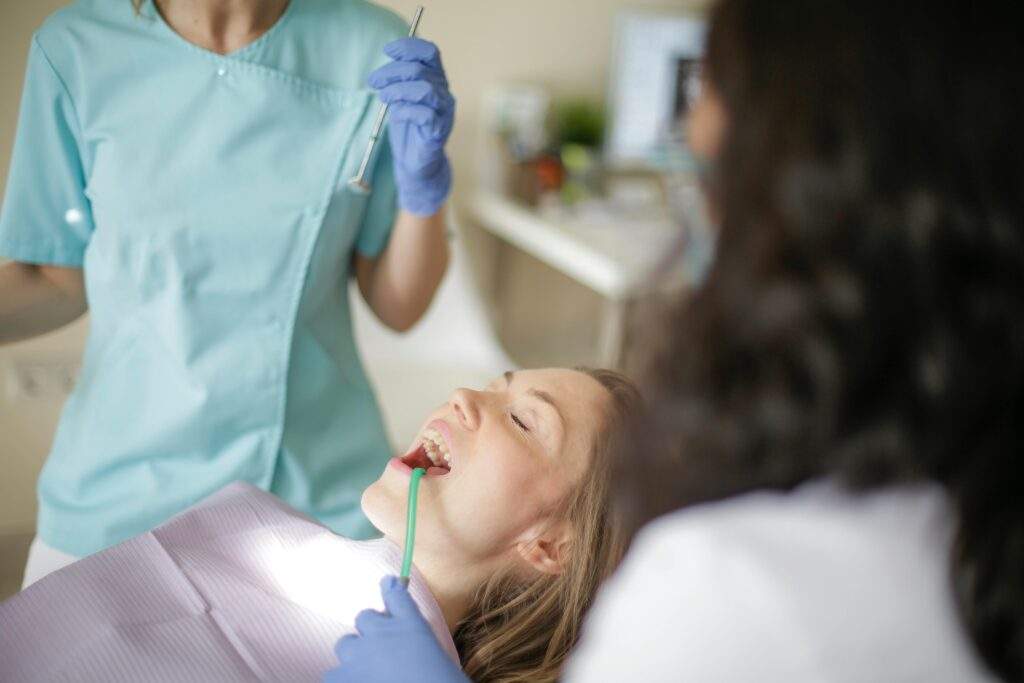 Endodoncia unirradicular, birradicular y multiradicular: ¿Cuál es el tratamiento adecuado para tu diente?